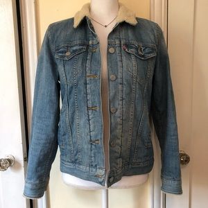 Levi’s Sherpa-Lined Denim Jacket Size S
